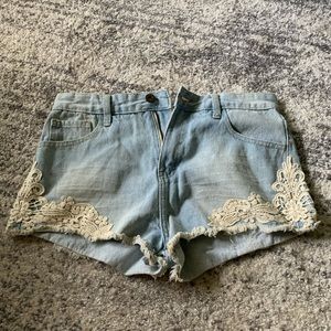 Forever 21 size 27 jean shorts with details